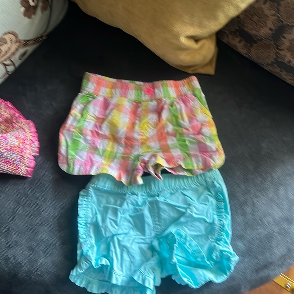 Short lot, 2 pairs size 6, EUC, stain free, girls shorts, elastic waists